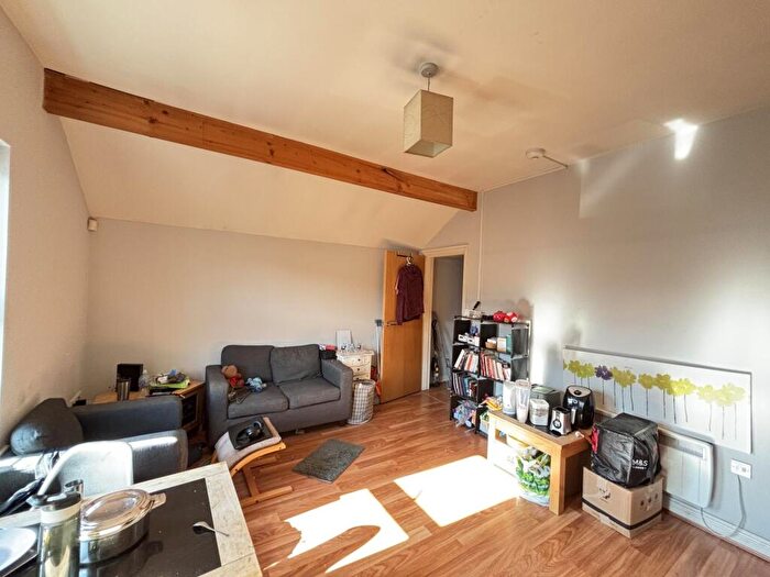 1 Bedroom Flat To Rent In Brudenell Grove, Leeds, LS6