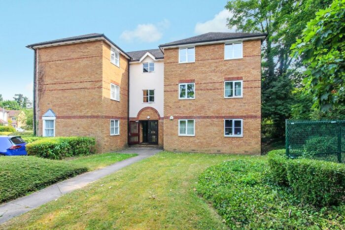 2 Bedroom Flat To Rent In Chagny Close, Letchworth Garden City, SG6