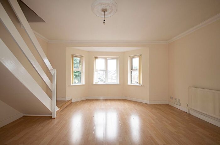 2 Bedroom Flat To Rent In Llanbleddian Gardens, Cathays, CF24