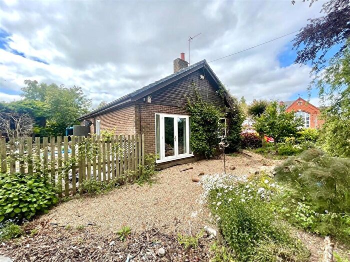 3 Bedroom Detached Bungalow For Sale In Main Road, Gedney Drove End, PE12