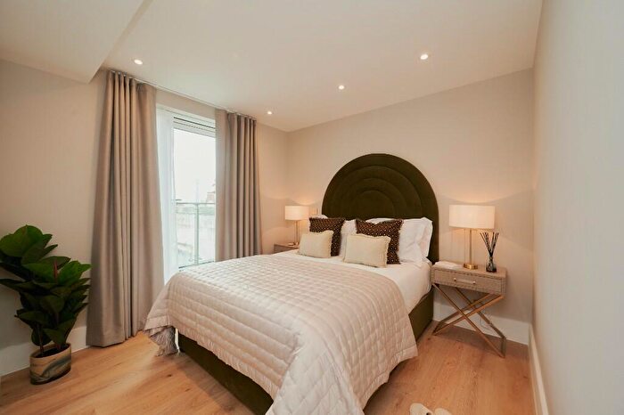 2 Bedroom Apartment To Rent In Flat, Baker Street, London, NW1