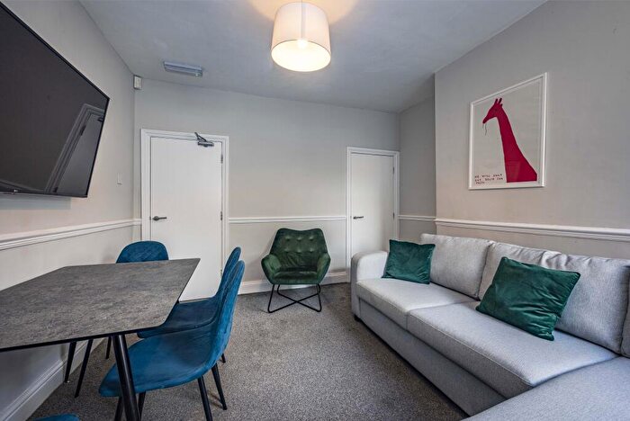 4 Bedroom Terraced House To Rent In Beeston: Windsor Street Bed, Bath Student House, NG9