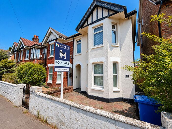 2 Bedroom Flat For Sale In Sandbanks Road, Poole, BH14