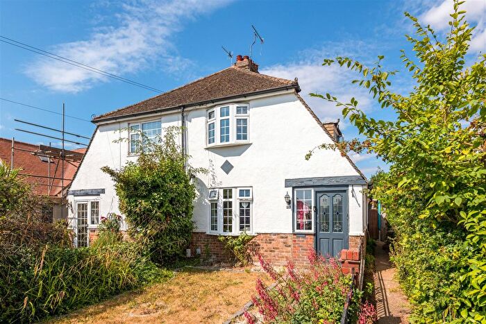 3 Bedroom Semi-Detached House For Sale In Grinstead Lane, Lancing, BN15