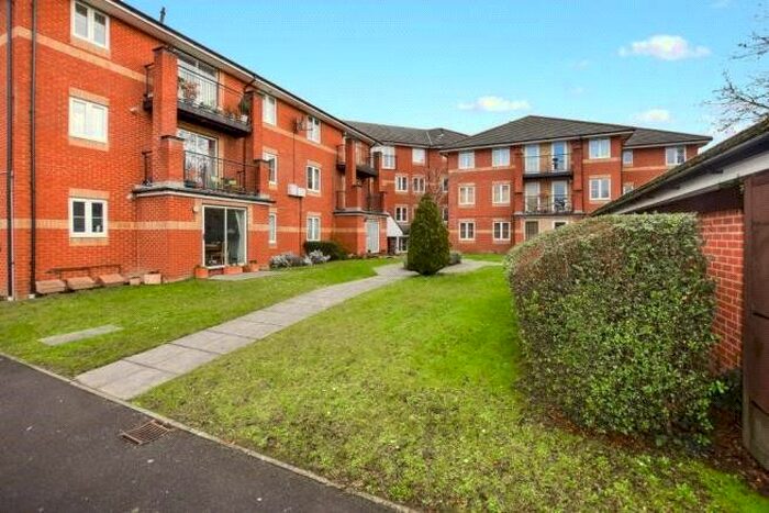 2 Bedroom Flat To Rent In Archers Road, Southampton, Hampshire, SO15