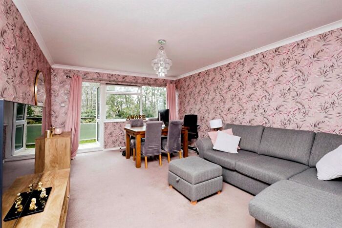1 Bedroom Flat For Sale In Selwyn Road, Eastbourne, BN21