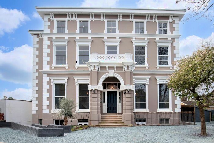 2 Bedroom Flat To Rent In St Anne's, Pittville Circus Road, Cheltenham, GL52