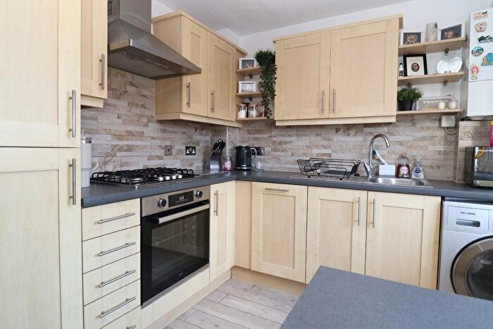 2 Bedroom Flat For Sale In Wherry Close, Margate, Kent, CT9