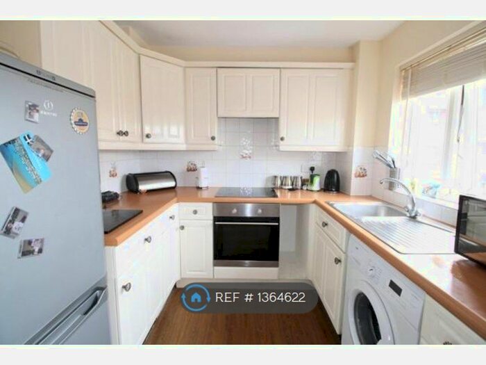 1 Bedroom Flat To Rent In Brimfield Road, Purfleet Essex, RM19