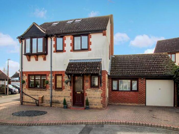 Houses for sale in Freshbrook Way, SN5, Swindon