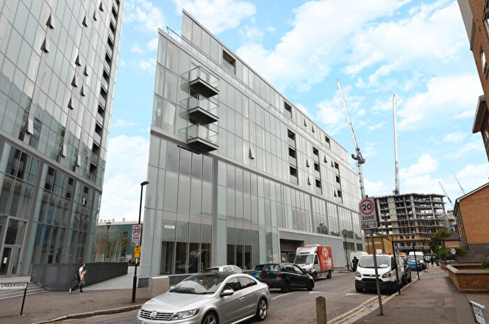 3 Bedroom Flat To Rent In Atrium Heights, Little Thames Walk, London, SE8