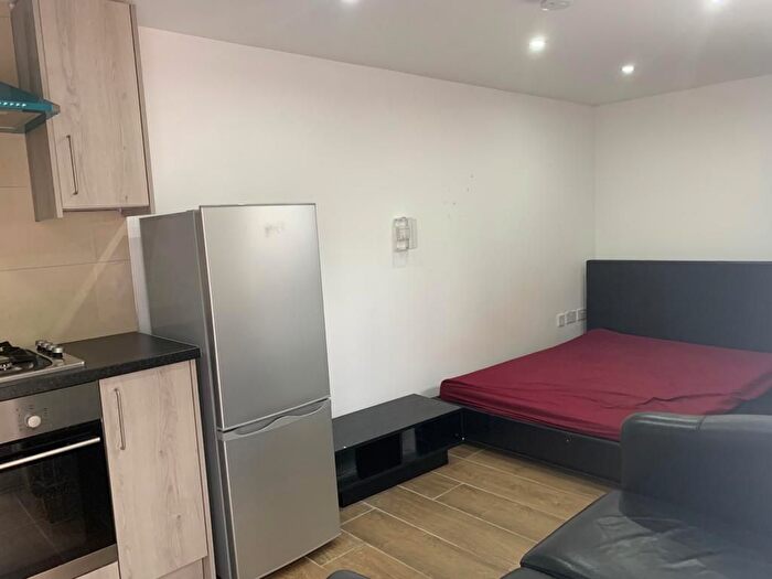 Studio To Rent In Copthorne Avenue, Ilford, IG6