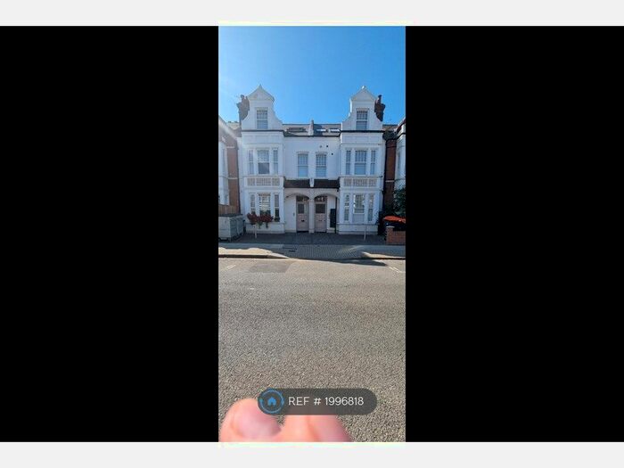 Studio To Rent In Montserrat Road, London, SW15