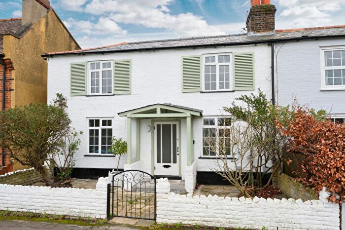 3 Bedroom Semi Detached House For Sale In Weston Green, Thames Ditton, Surrey, KT7