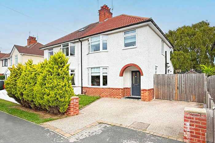4 Bedroom Semi Detached House For Sale In Leyland Road, Harrogate, HG1