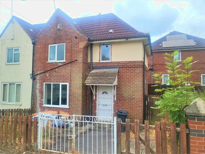2 Bedroom Semi Detached House To Rent In Greenview Close, Gipton, LS9