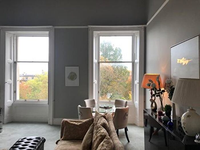 2 Bedroom Flat To Rent In Drumsheugh Place, Edinburgh, EH3