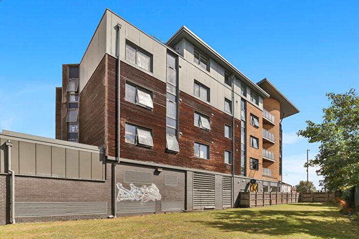 1 Bedroom Flat To Rent In Observatory Court, Friern Barnet Road, London, N11