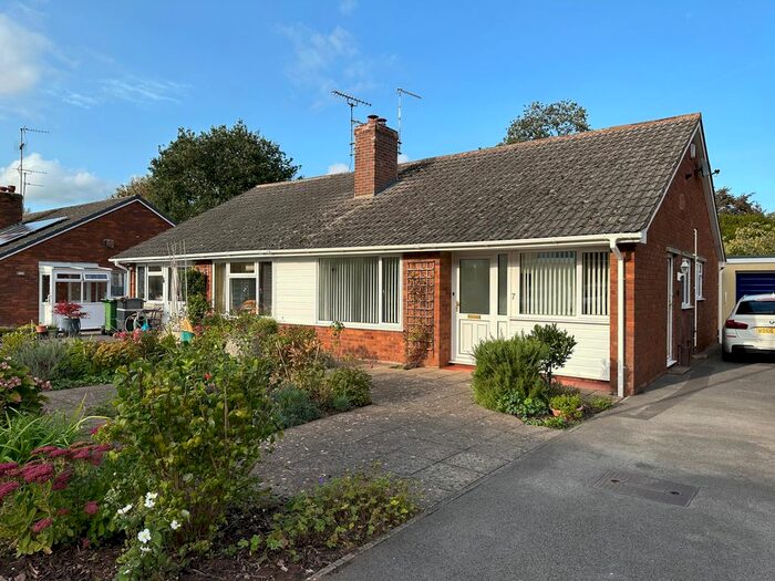 2 Bedroom Semi-Detached Bungalow To Rent In Drakes Park, Wellington, TA21