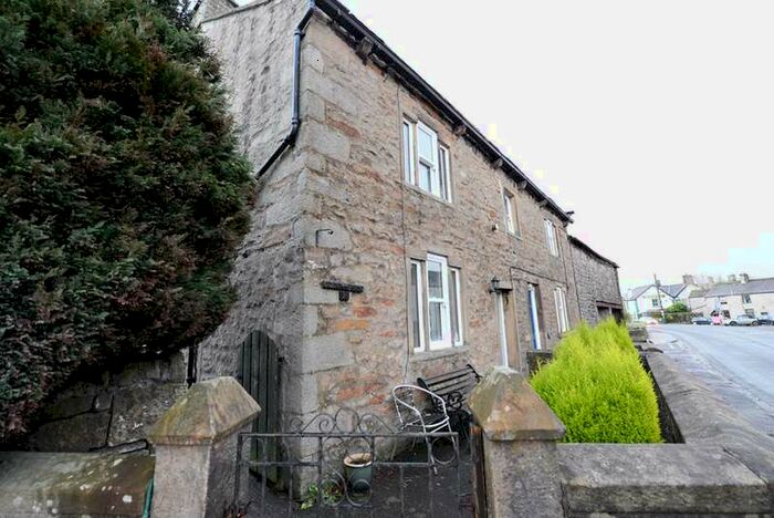 4 Bedroom House To Rent In 16 Main Street Long Preston, BD23
