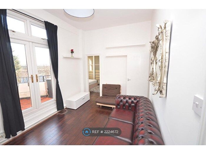 1 Bedroom Flat To Rent In Ladbroke Grove, Kensington And Chelsea, London, W10