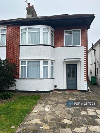 4 Bedroom Semi Detached House To Rent In Bideford Close, Edgware, HA8