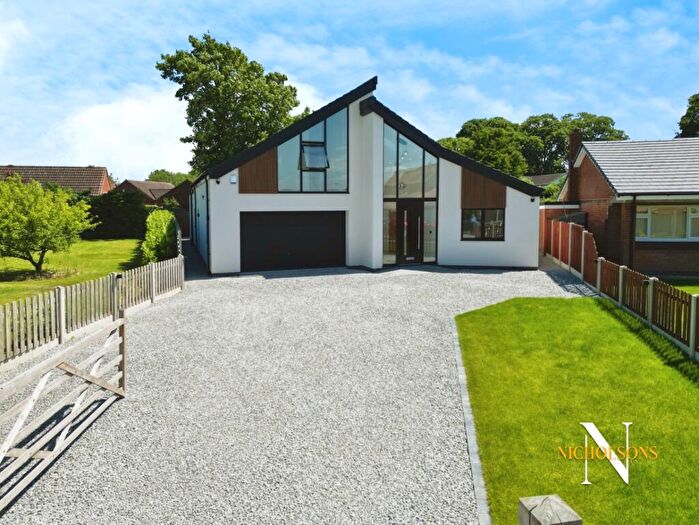 4 Bedroom Detached Bungalow For Sale In Luxury, One Of A Kind Dorma Bungalow In Walkeringham, DN10