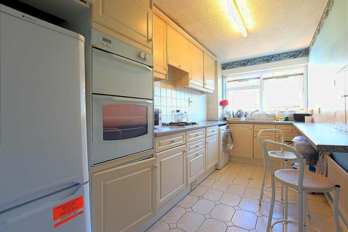 2 Bedroom Flat To Rent In Field Road, Feltham, TW14