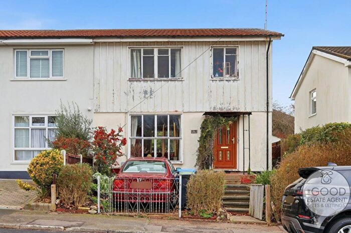 3 Bedroom Semi Detached House For Sale In Newmans Close, Loughton, IG10