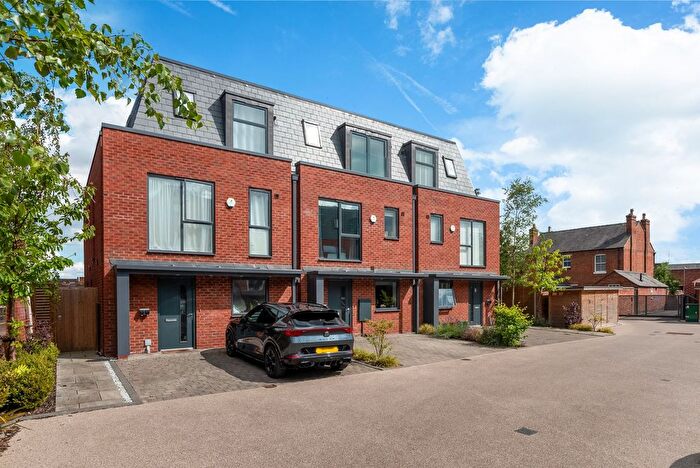 3 Bedroom Terraced House For Sale In Forge Close, Stratford-Upon-Avon, CV37