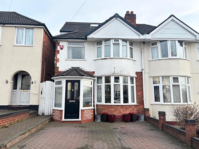 3 Bedroom Semi Detached House To Rent In Trysull Avenue, Sheldon, Birmingham, B26