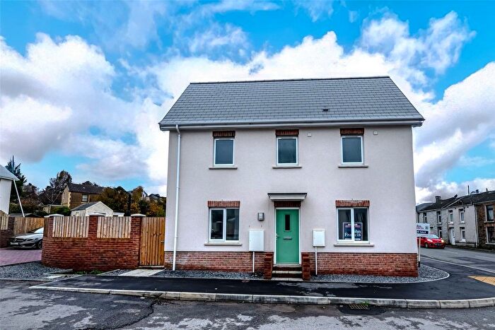 3 Bedroom Semi Detached House For Sale In Llwynhendy Road, Llanelli, SA14