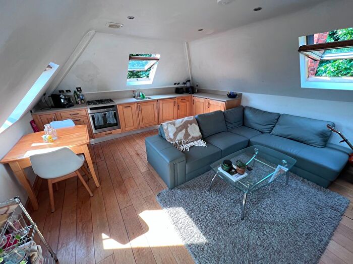 1 Bedroom Flat To Rent In Efe House, Highbury Grove, N5