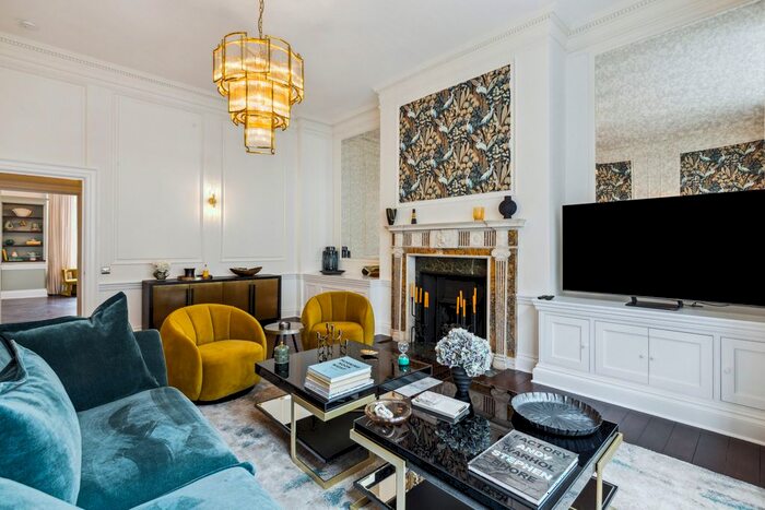 3 Bedroom Flat To Rent In Wimpole Street, Marylebone, W1G