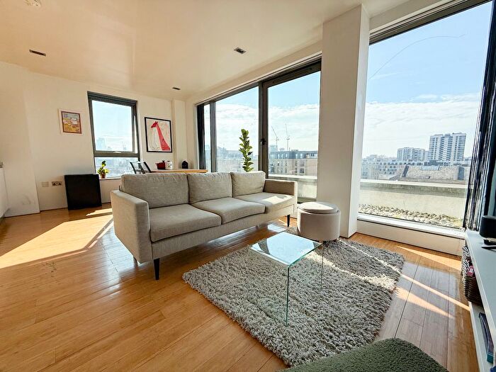 2 Bedroom Flat To Rent In Kingsland Road, Hackney, London, E8