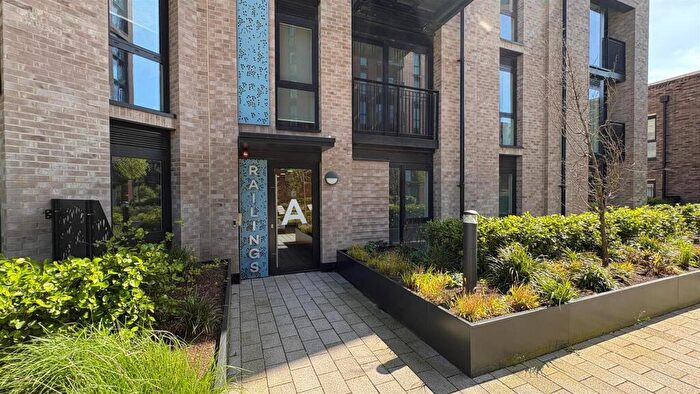 2 Bedroom Apartment To Rent In The Railings, Middlewood Locks, M5