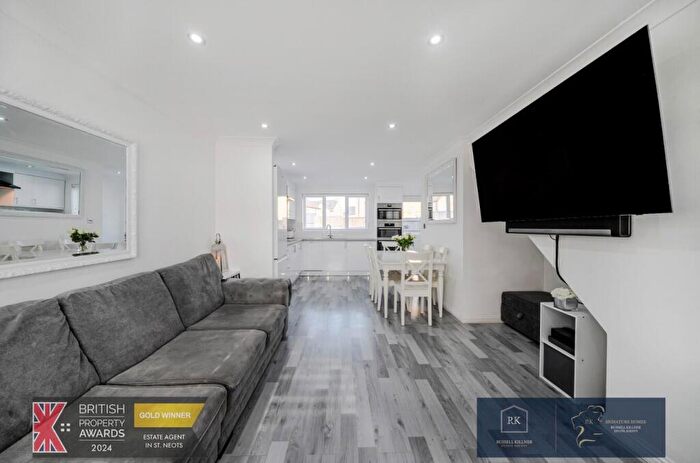 3 Bedroom End Of Terrace House For Sale In Chapman Way, Eynesbury, St. Neots, PE19