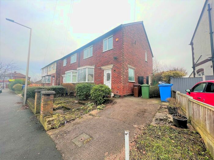 3 Bedroom Property To Rent In Knypersley Avenue, Offerton, Stockport, SK2