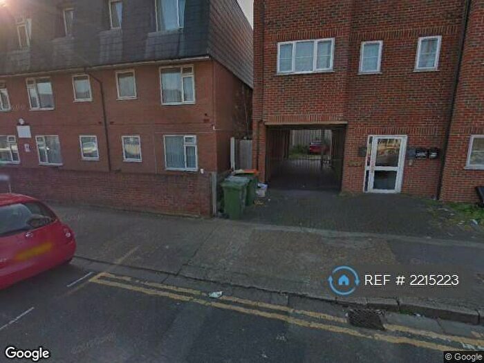 3 Bedroom Flat To Rent In Elgar Close, London, E13