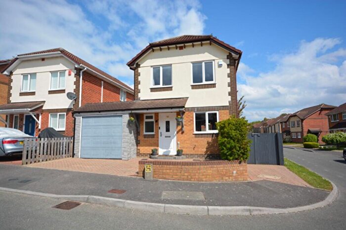 3 Bedroom Detached House For Sale In Lytchett Drive, Broadstone, Dorset, BH18