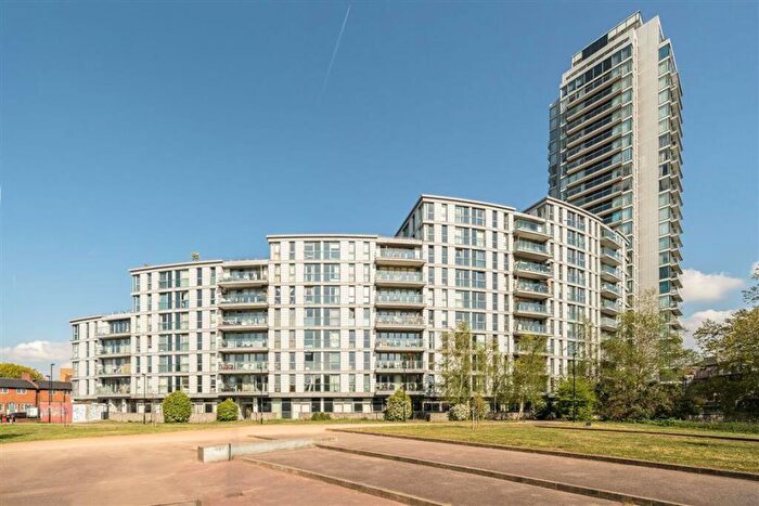 3 Bedroom Flat To Rent In Seager Place, Deptford, SE8