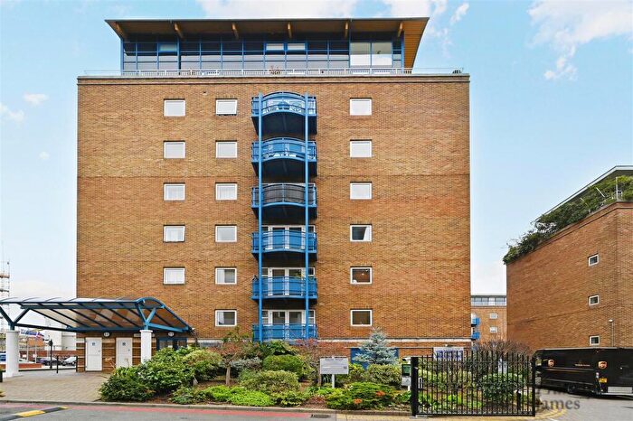 1 Bedroom Apartment To Rent In Campania Building, Jardine Road, E1W