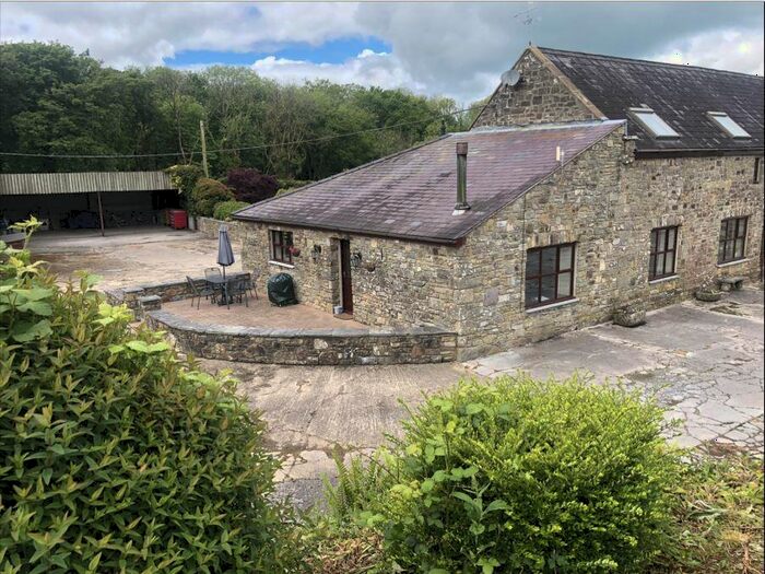 2 Bedroom House To Rent In The Cottage, Whitland, SA34