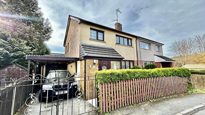 3 Bedroom Semi-Detached House For Sale In Blackthorn Crescent, Bacup, OL13