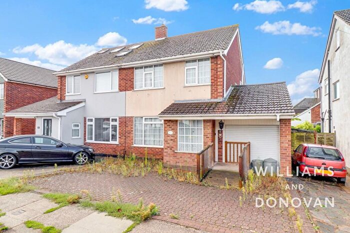 3 Bedroom Semi-Detached House For Sale In Woodside Avenue, Benfleet, SS7