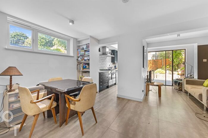 2 Bedroom Flat To Rent In Patshull Road, NW5