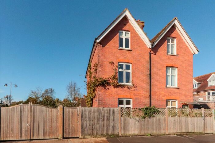 3 Bedroom Semi-Detached House To Rent In Rye Road, Hawkhurst, Cranbrook, TN18