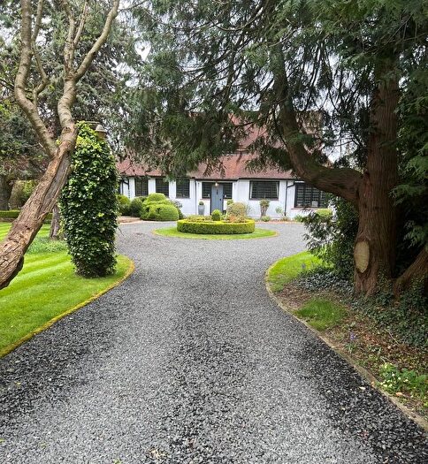 4 Bedroom Detached House For Sale In Milestone Avenue, Charvil, Berkshire, RG10