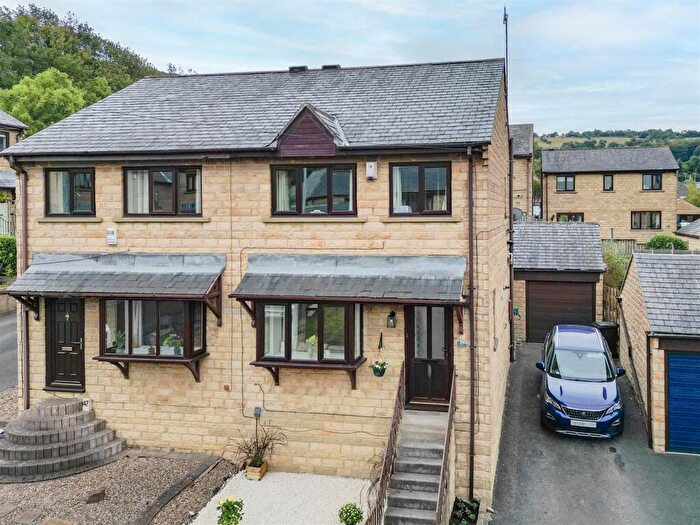 3 Bedroom Semi-Detached House For Sale In Caldercroft, Elland, HX5