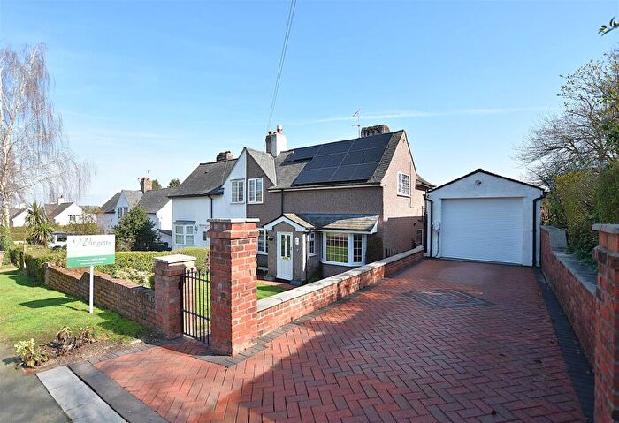 3 Bedroom Semi-Detached House For Sale In Wats Dyke Way, Wrexham, LL11